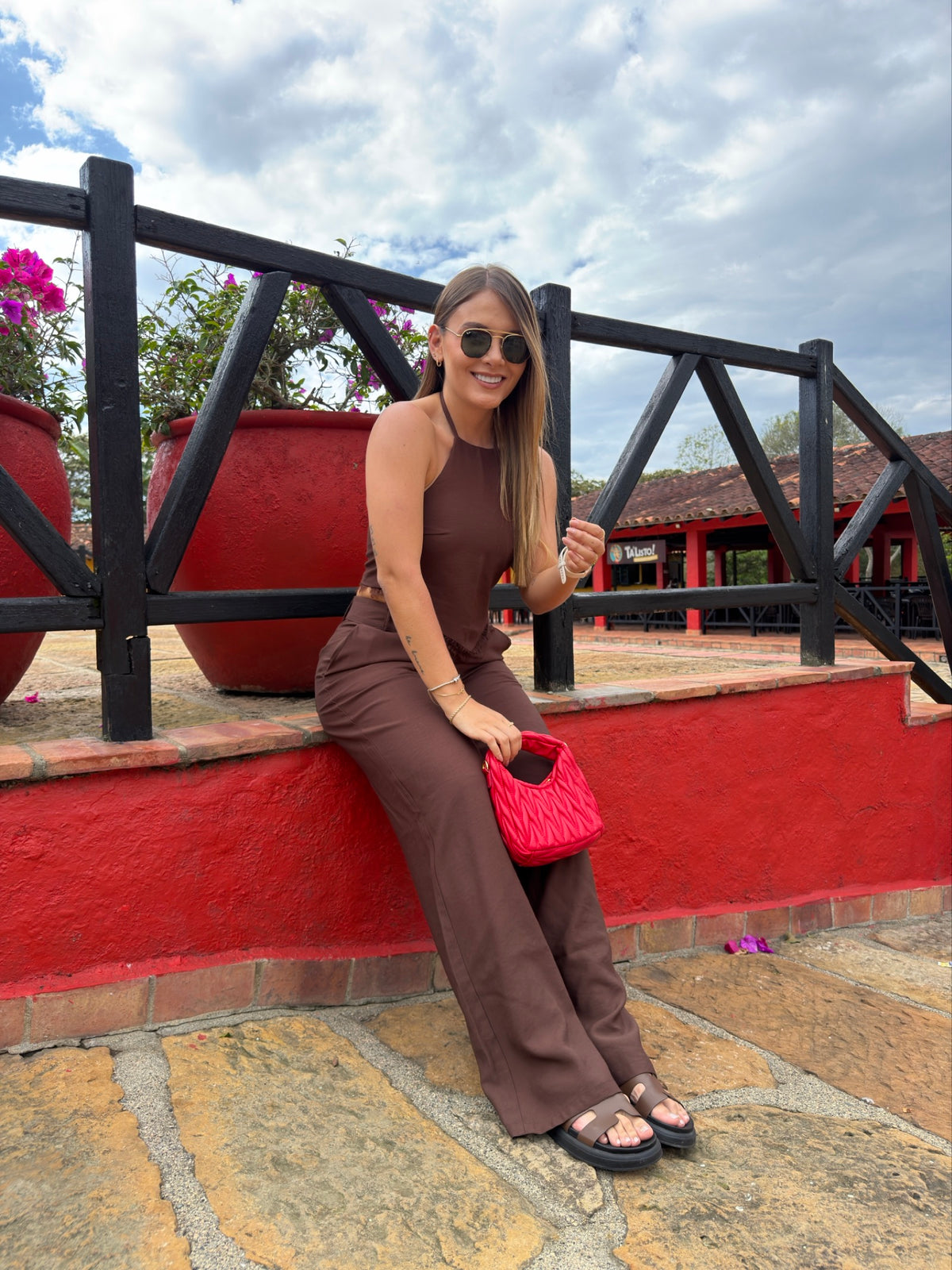 Blusa Nera Cafe