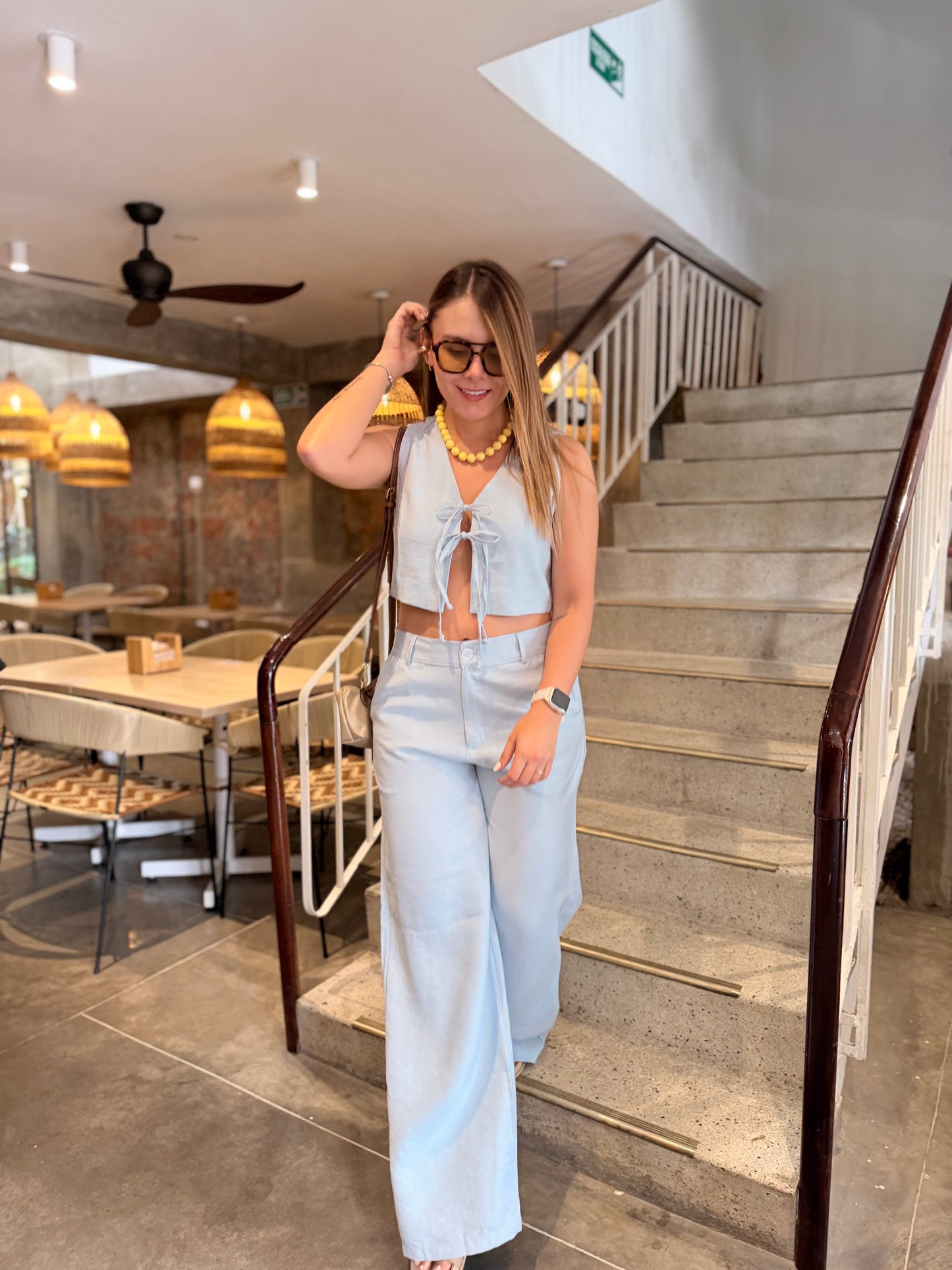 Top Anika Celeste