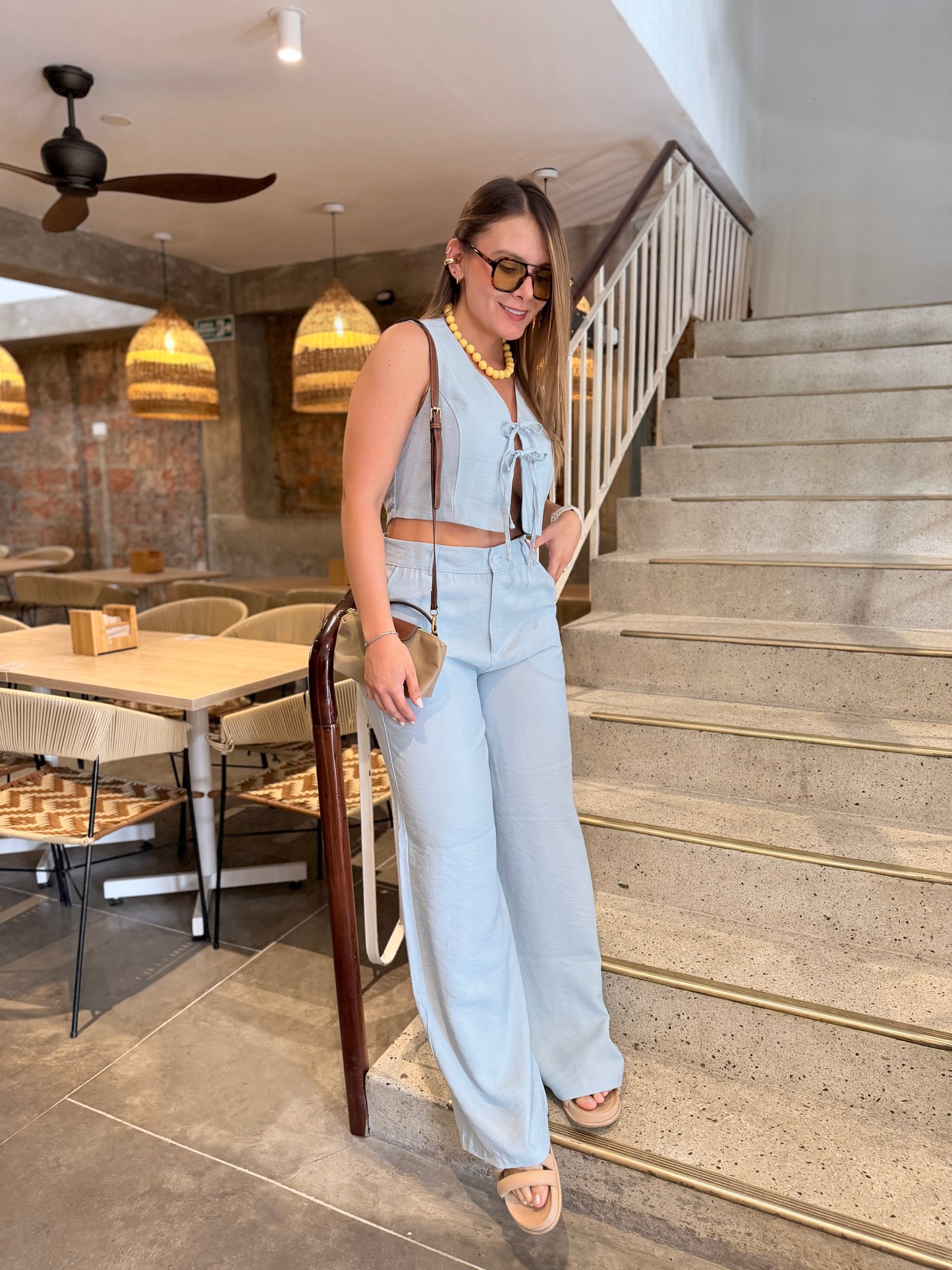 Top Anika Celeste