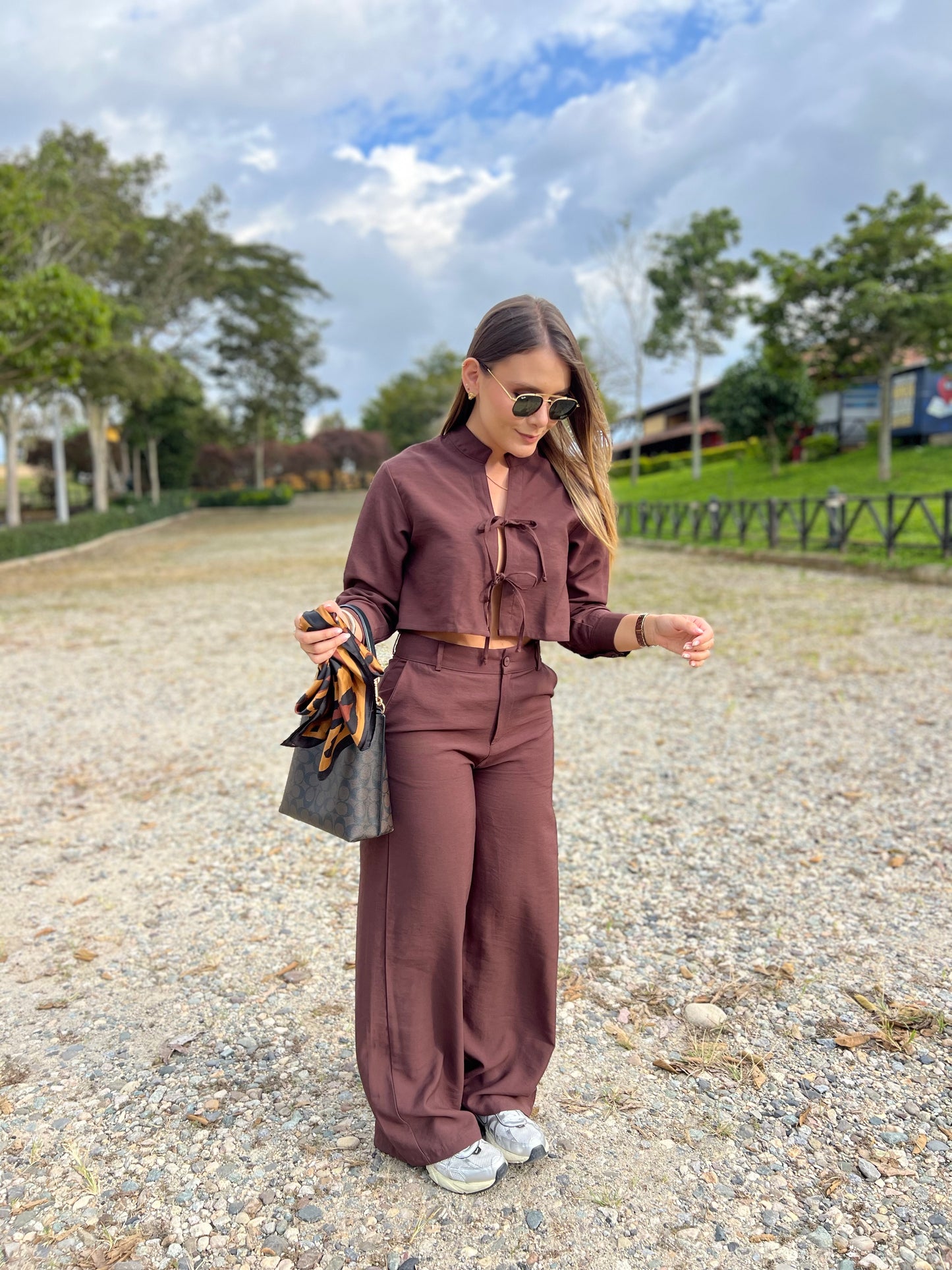 Blusa Amahia Café