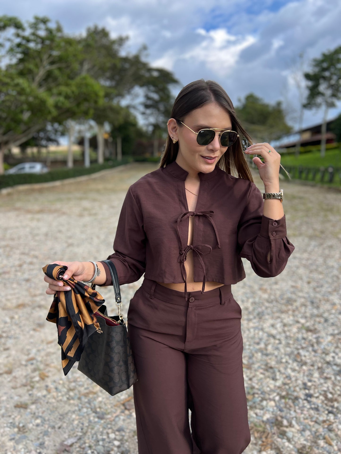 Blusa Amahia Café
